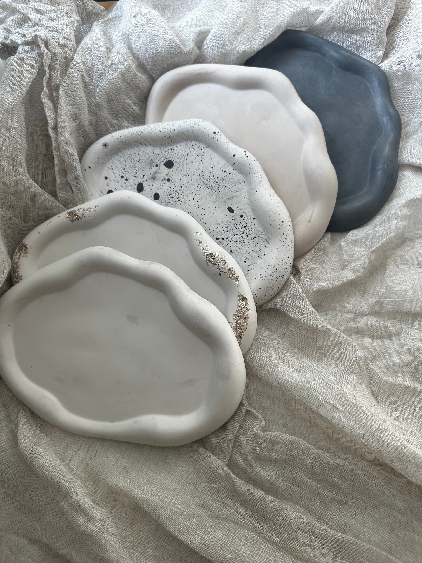 Cloud Irregular Concrete Tray